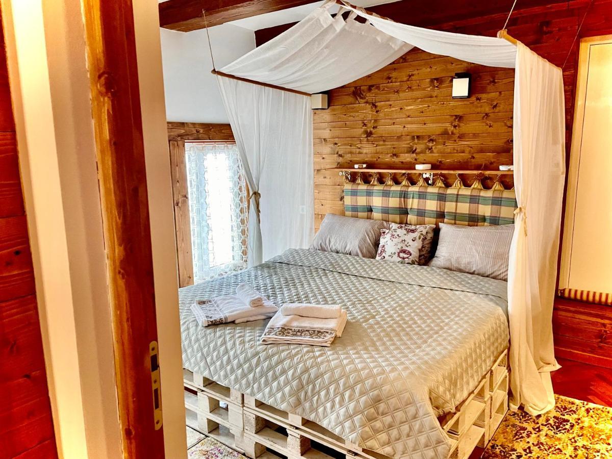 Ferienwohnung Apartament Rustic In Centrul Istoric Brașov Exterior foto